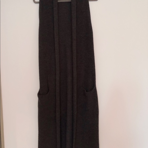 SOLD!!!Wilfred Olivie charcoal cardigan - Picture 5 of 9